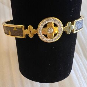 Gold-tone floral bracelet